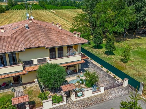 casa indipendente in vendita a Carpi in zona San Marino