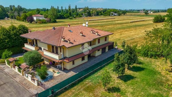 casa indipendente in vendita a Carpi in zona San Marino