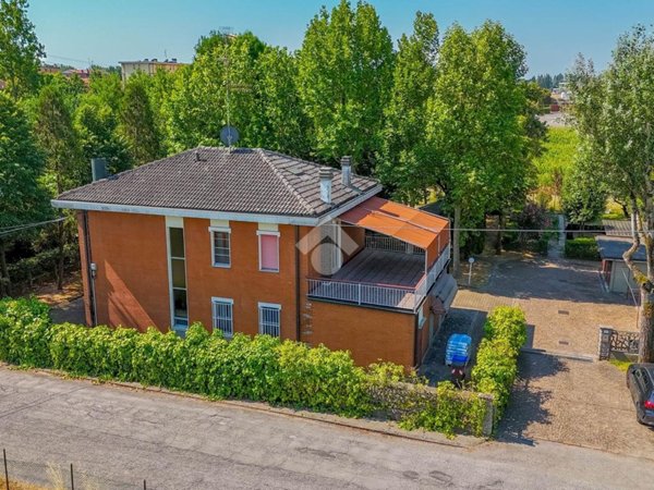 casa indipendente in vendita a Carpi