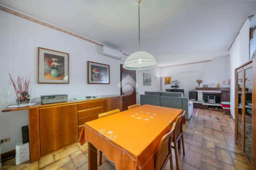 casa indipendente in vendita a Carpi in zona Budrione