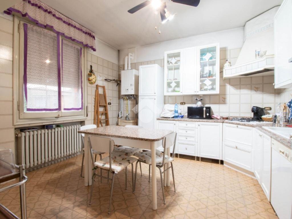 casa indipendente in vendita a Carpi