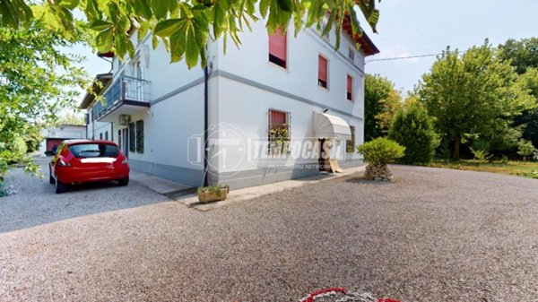 casa indipendente in vendita a Carpi in zona Santa Croce