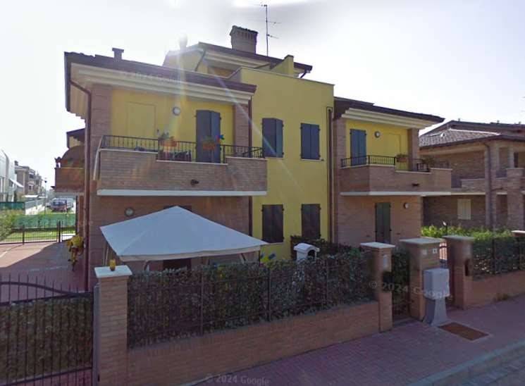 casa indipendente in vendita a Carpi