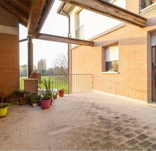 appartamento in vendita a Carpi in zona Cortile