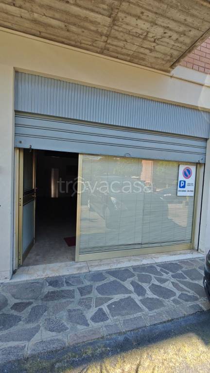 negozio in vendita a Carpi