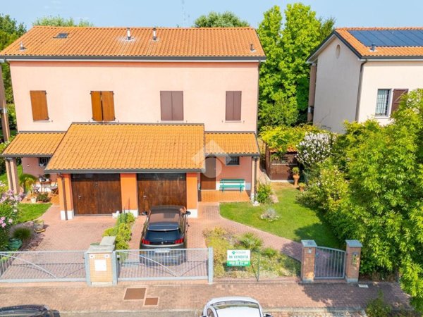 casa indipendente in vendita a Carpi in zona Fossoli