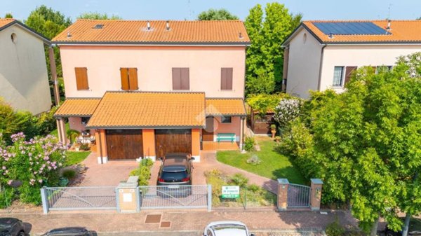 casa indipendente in vendita a Carpi in zona Fossoli