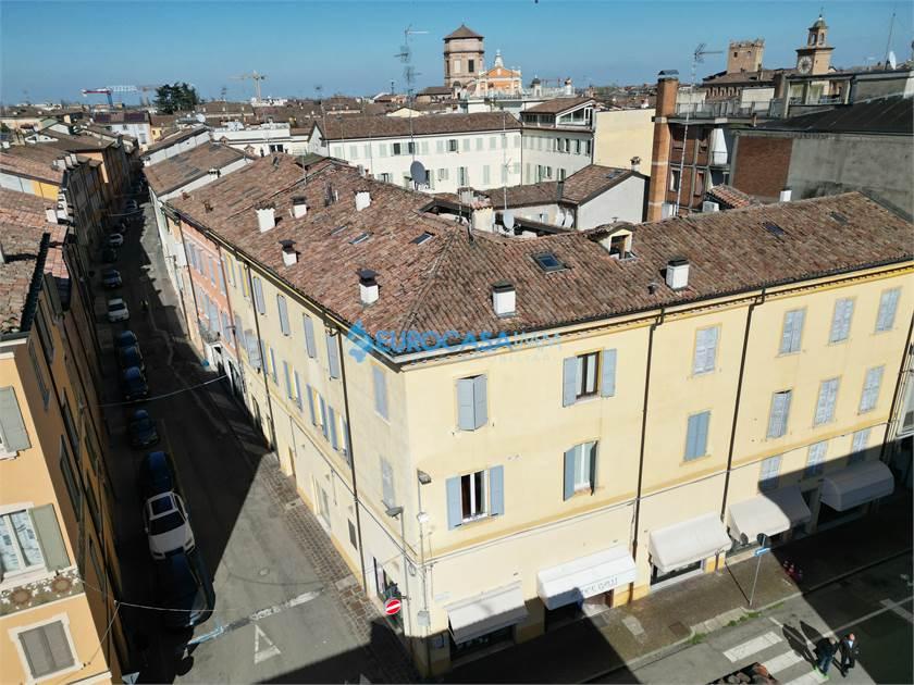appartamento in vendita a Carpi in zona Centro Storico