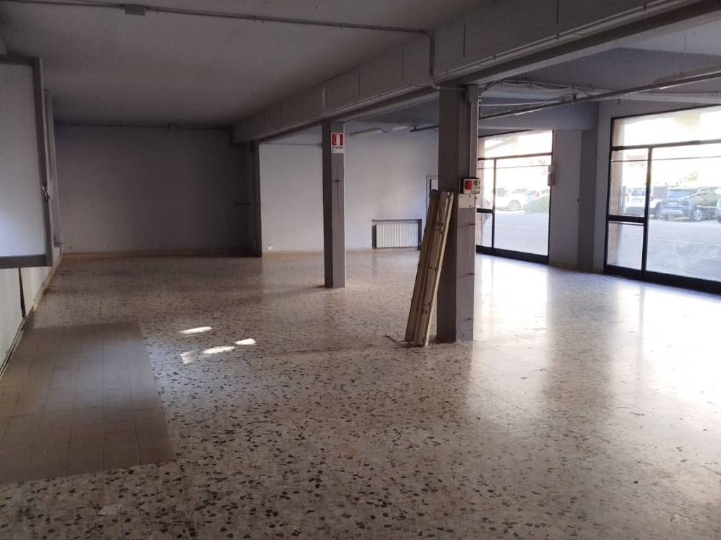 negozio in vendita a Carpi
