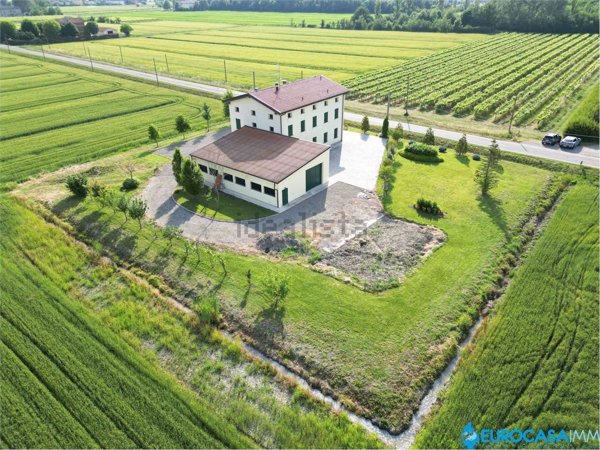 casa indipendente in vendita a Carpi in zona San Marino