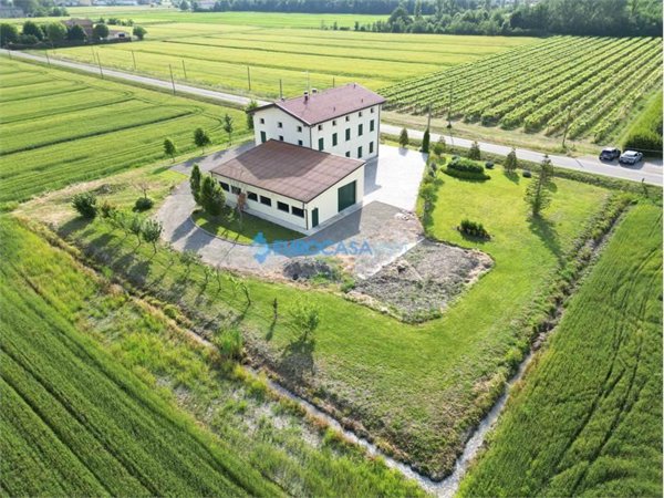 casa indipendente in vendita a Carpi in zona San Marino