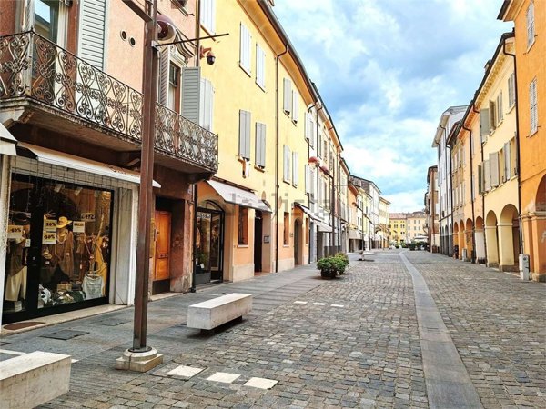 negozio in vendita a Carpi in zona Centro Storico