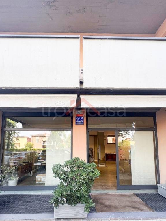 negozio in vendita a Carpi