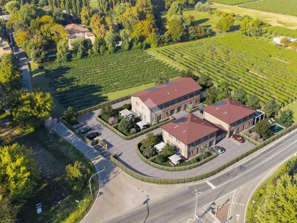 casa indipendente in vendita a Carpi