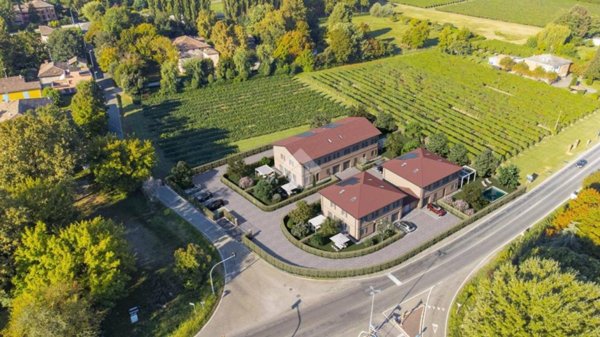 casa indipendente in vendita a Carpi in zona Fossoli