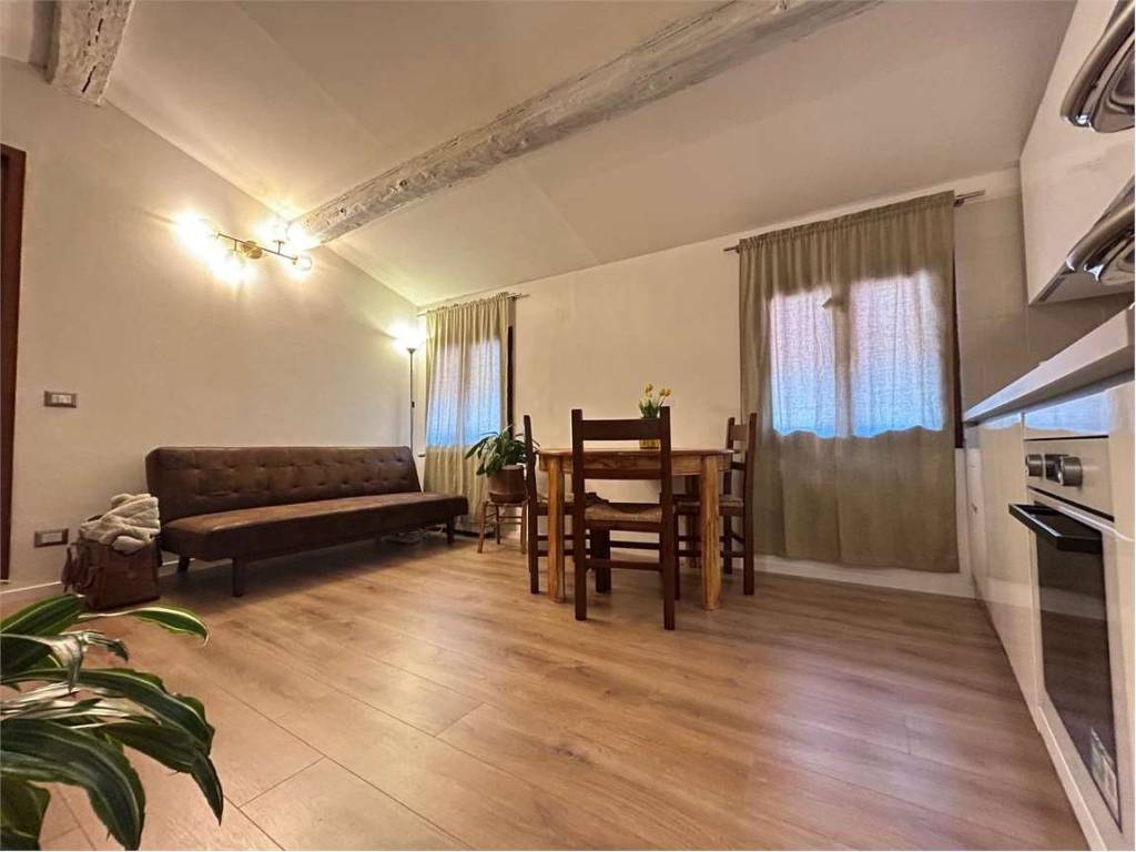 appartamento in vendita a Carpi in zona Centro Storico