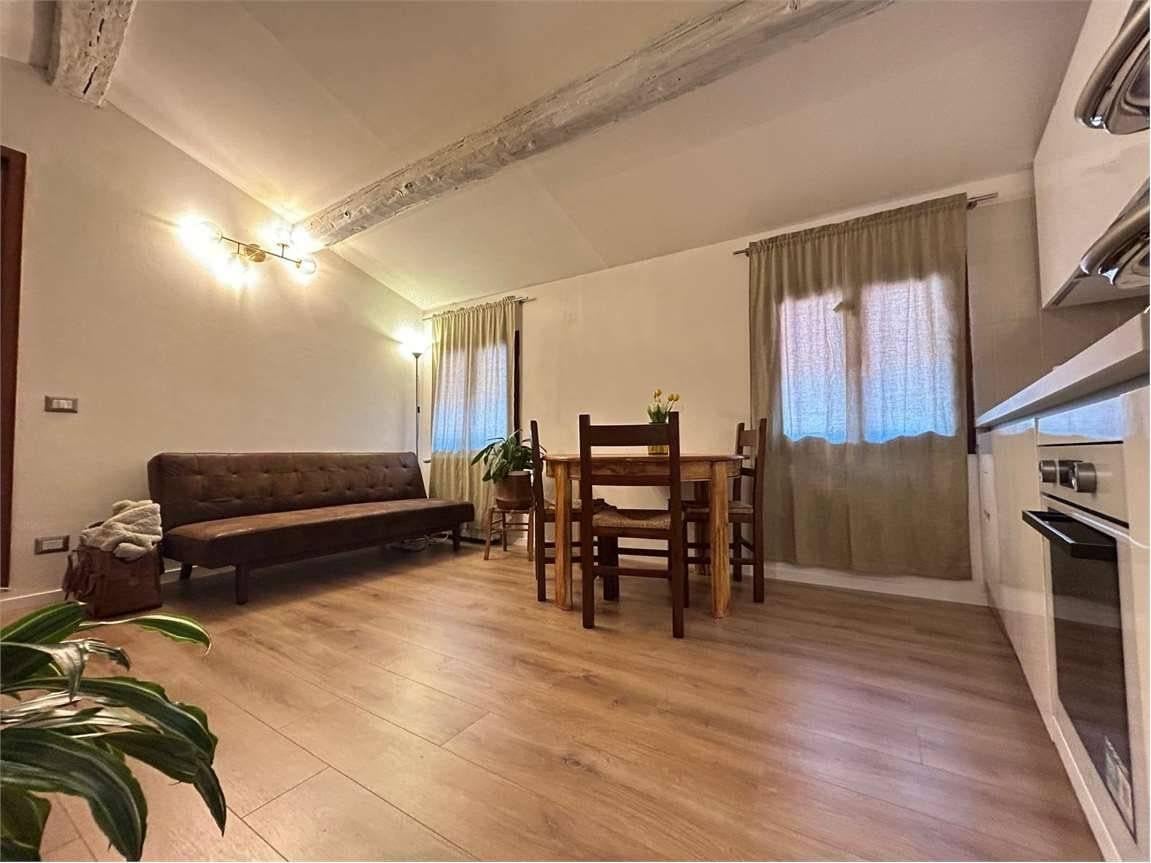 appartamento in vendita a Carpi in zona Centro Storico