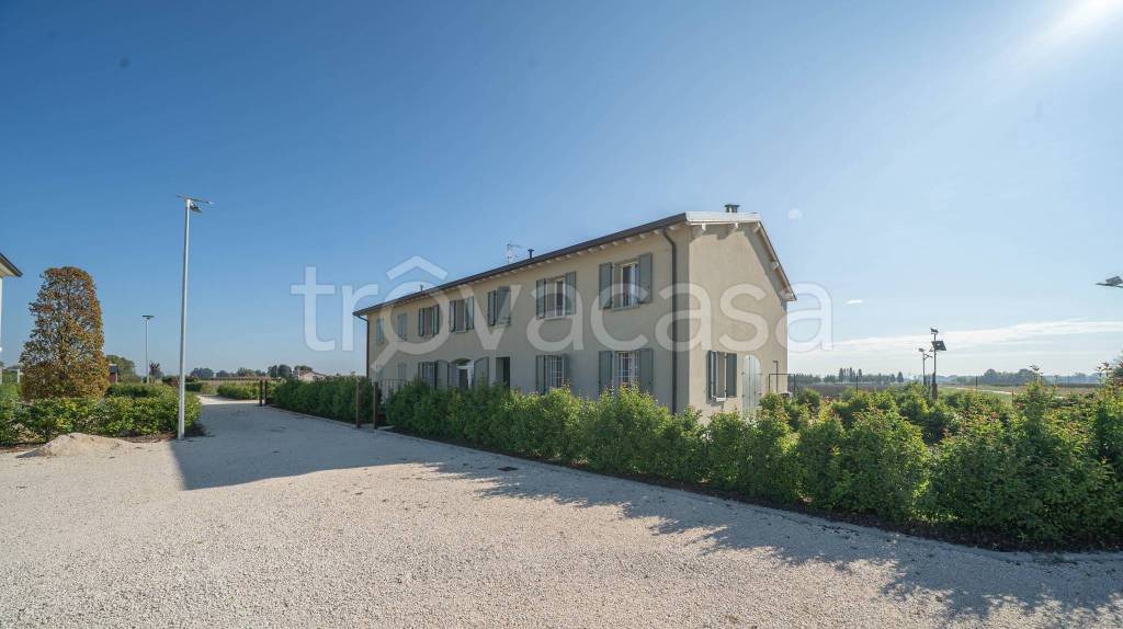 casa indipendente in vendita a Carpi in zona Cortile