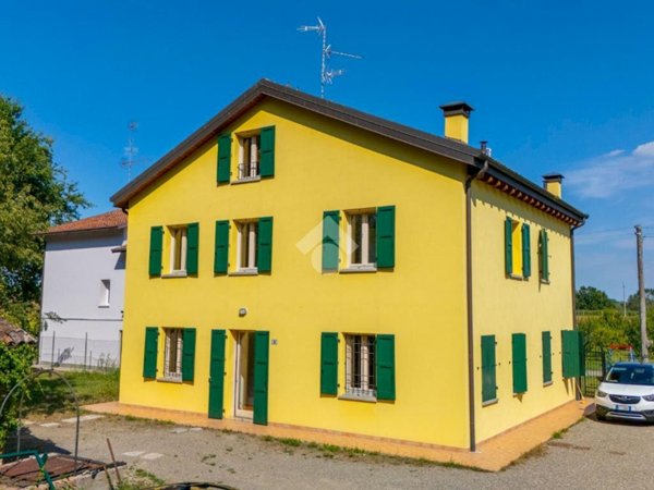 casa indipendente in vendita a Carpi in zona Cortile