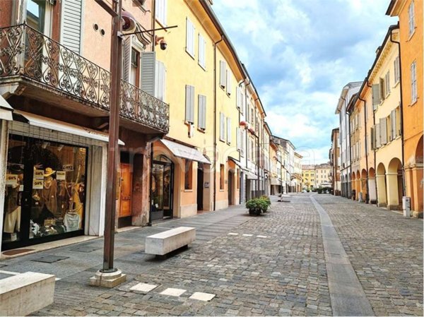 negozio in vendita a Carpi in zona Centro Storico