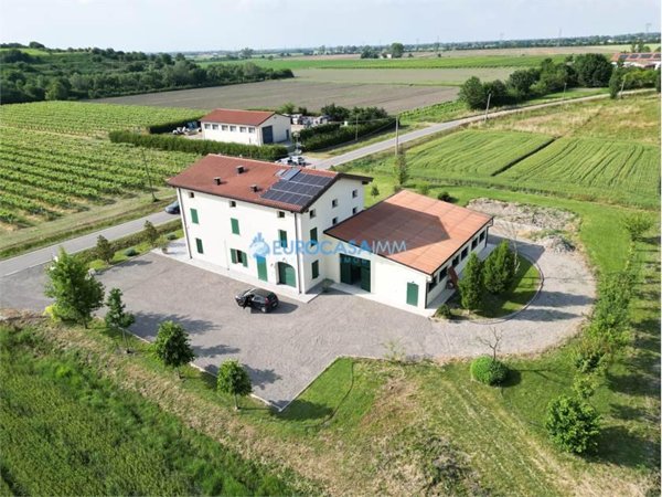 casa indipendente in vendita a Carpi in zona San Marino