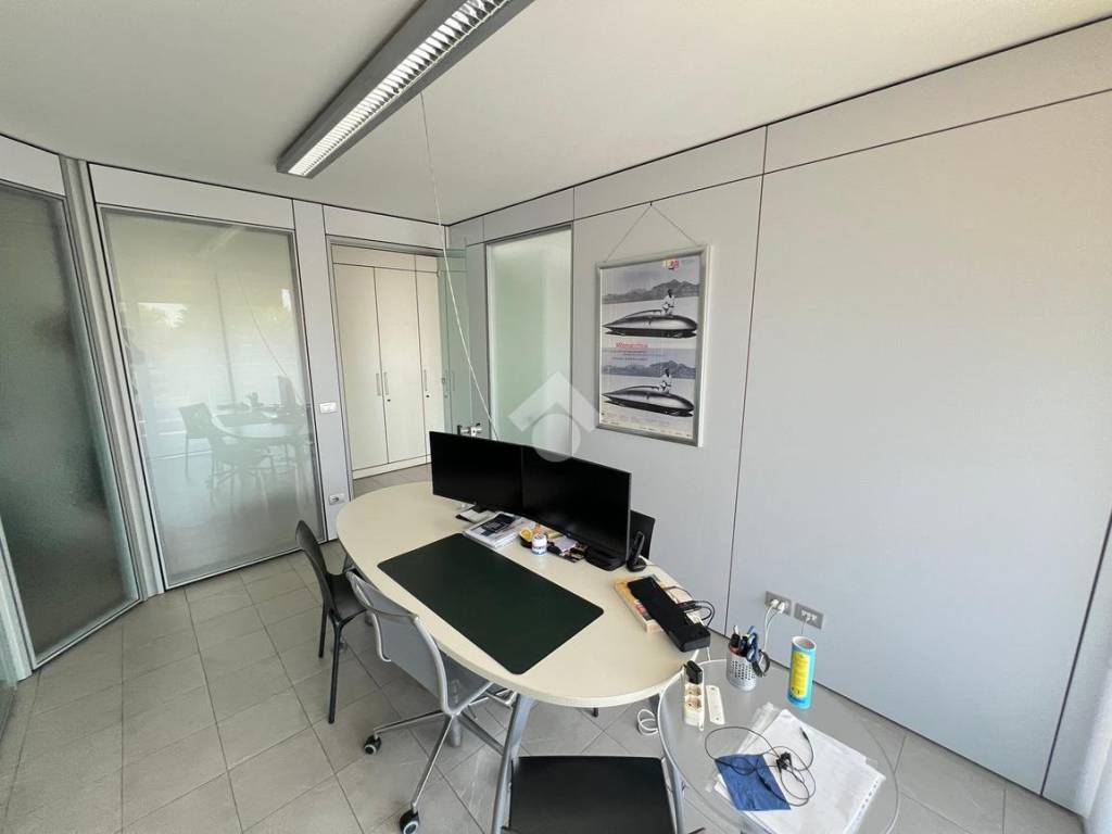 ufficio in vendita a Carpi in zona Fossoli