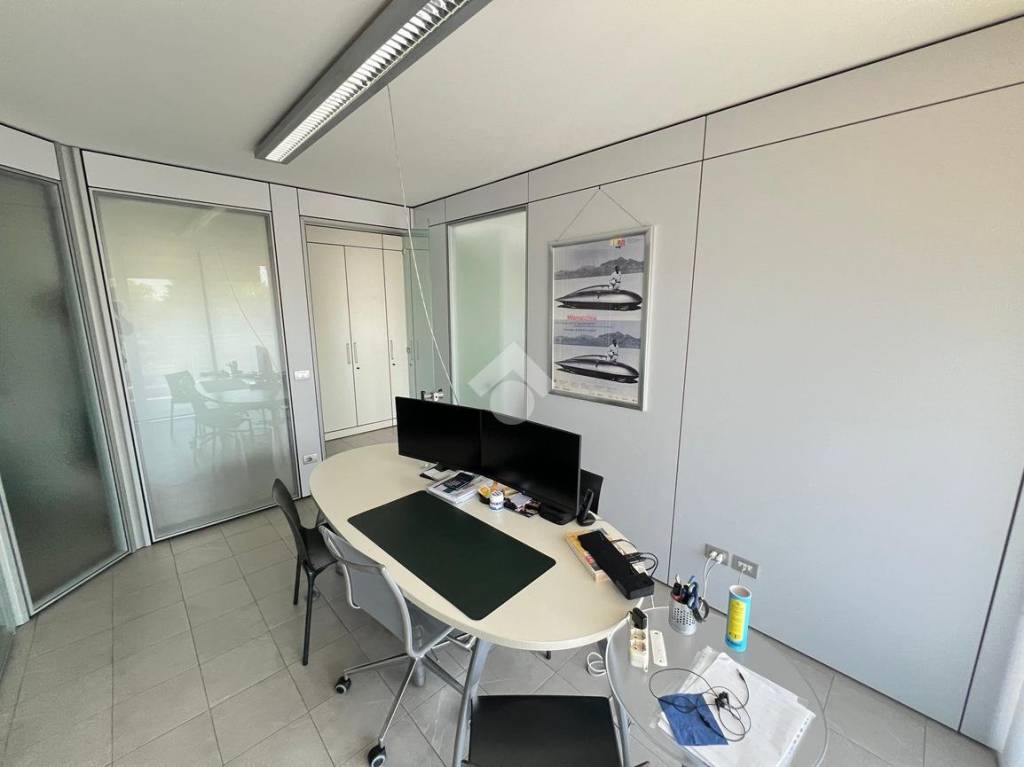ufficio in vendita a Carpi in zona Centro Storico