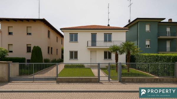 casa indipendente in vendita a Carpi in zona Centro Storico