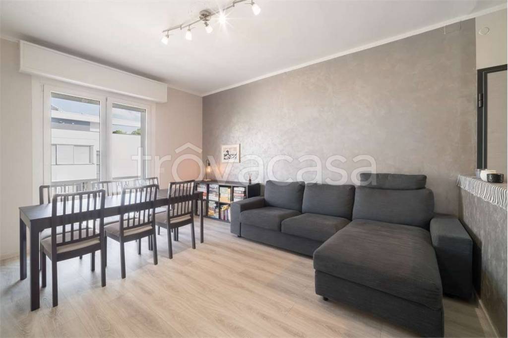 appartamento in vendita a Carpi in zona Centro Storico