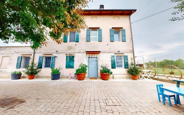 casa indipendente in vendita a Carpi