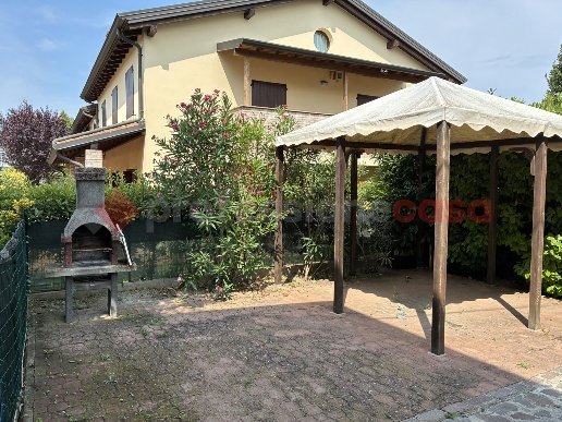 casa indipendente in vendita a Carpi in zona Budrione
