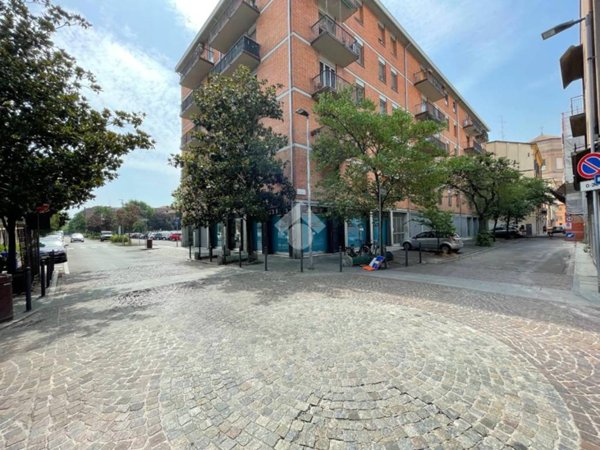 negozio in vendita a Carpi in zona Centro Storico