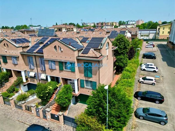 casa indipendente in vendita a Carpi in zona Quartirolo