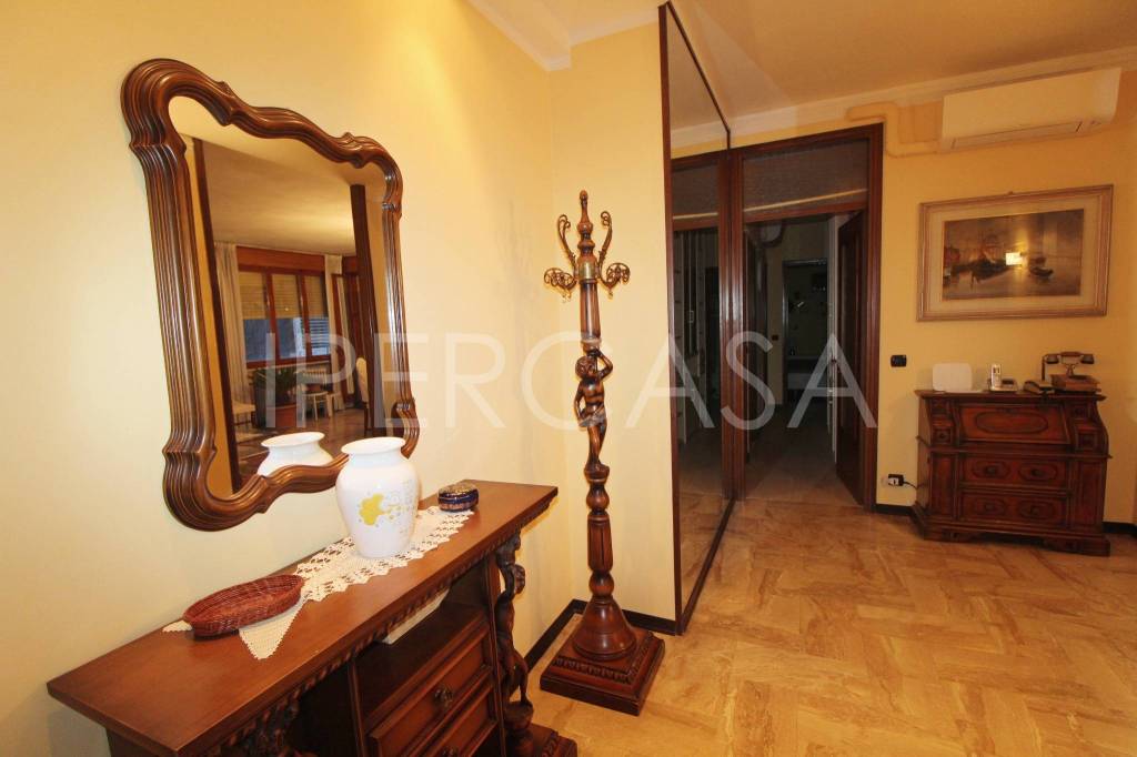 appartamento in vendita a Carpi in zona Centro Storico