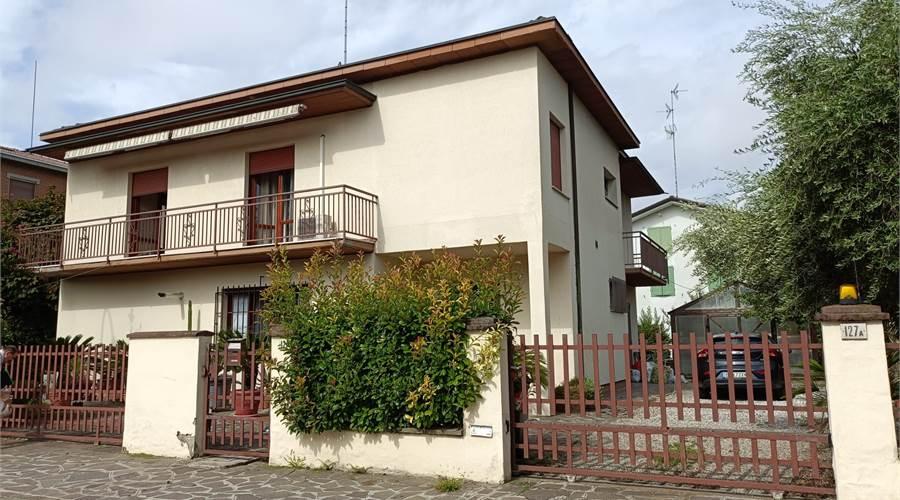 casa indipendente in vendita a Carpi