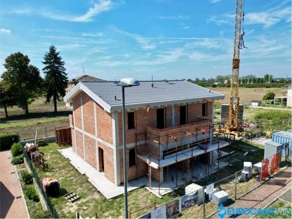 casa indipendente in vendita a Carpi in zona Cortile