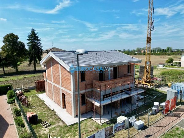 casa indipendente in vendita a Carpi in zona Cortile