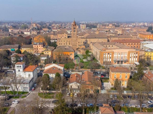 negozio in vendita a Carpi in zona Centro Storico