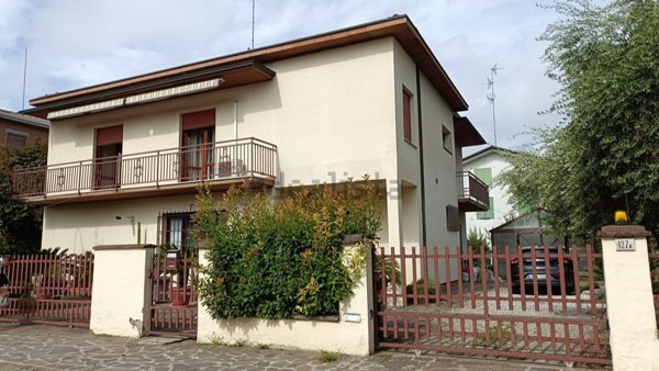casa indipendente in vendita a Carpi