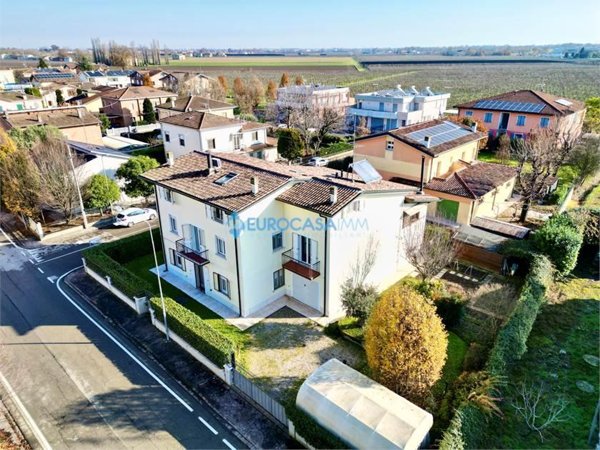 casa indipendente in vendita a Carpi in zona Gargallo