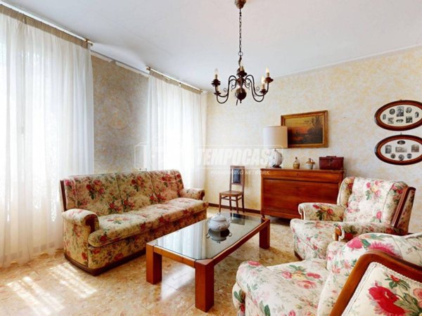 casa indipendente in vendita a Carpi in zona Centro Storico