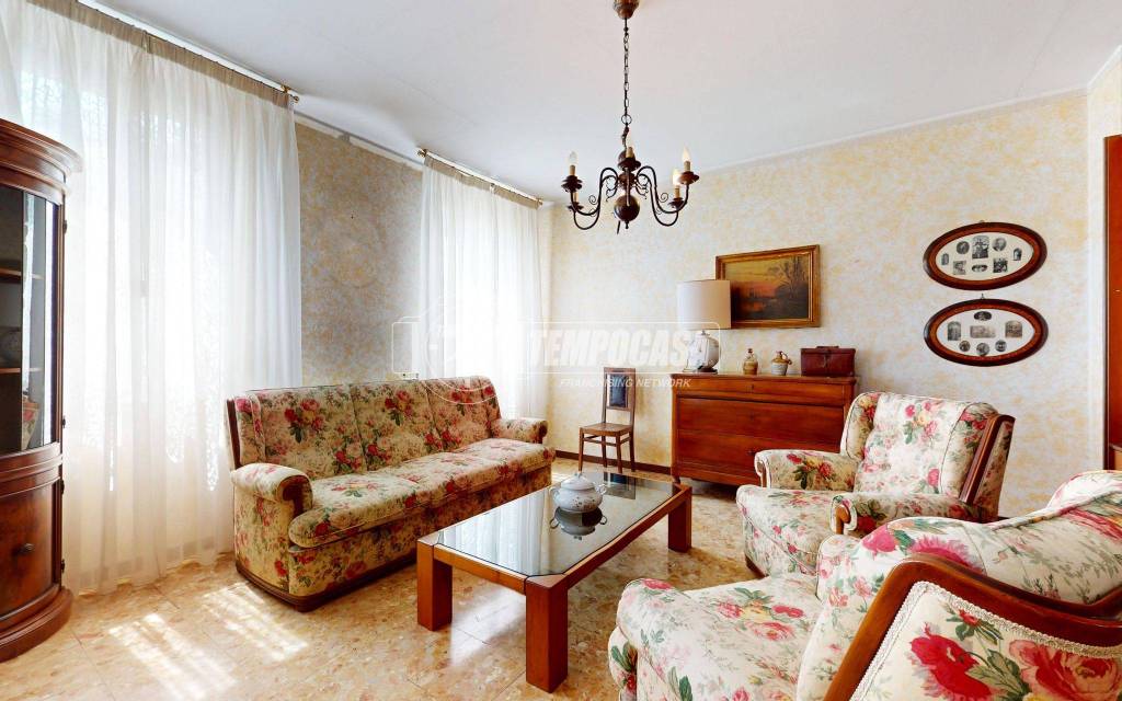 casa indipendente in vendita a Carpi in zona Centro Storico