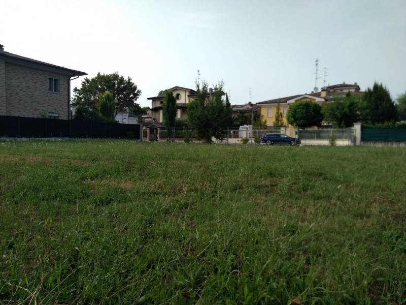 terreno edificabile in vendita a Carpi
