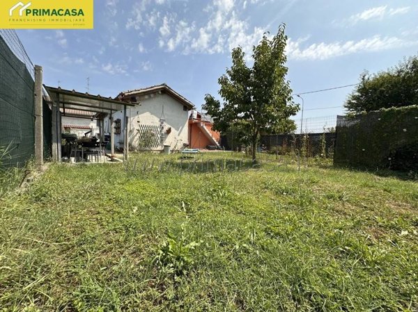 casa indipendente in vendita a Carpi