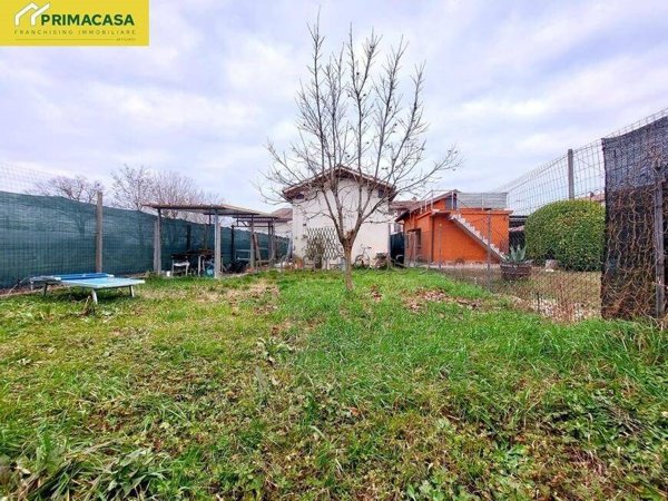 casa indipendente in vendita a Carpi in zona Budrione