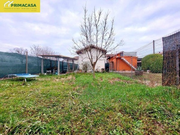 casa indipendente in vendita a Carpi in zona Budrione