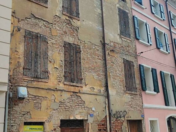 ufficio in vendita a Carpi in zona Centro Storico