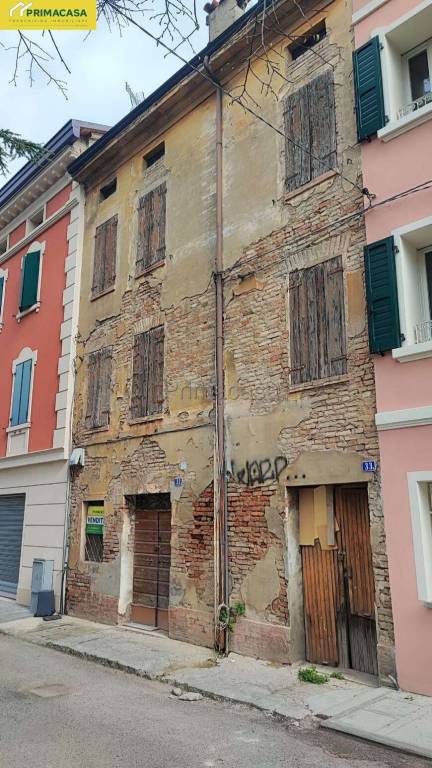 appartamento in vendita a Carpi in zona Centro Storico