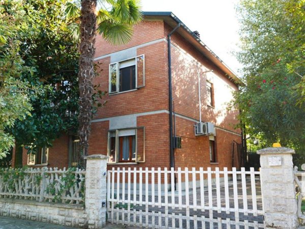 casa indipendente in vendita a Carpi in zona Quartirolo