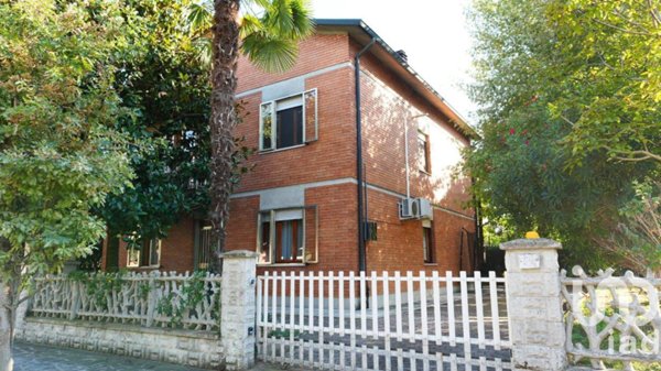 casa indipendente in vendita a Carpi in zona Quartirolo